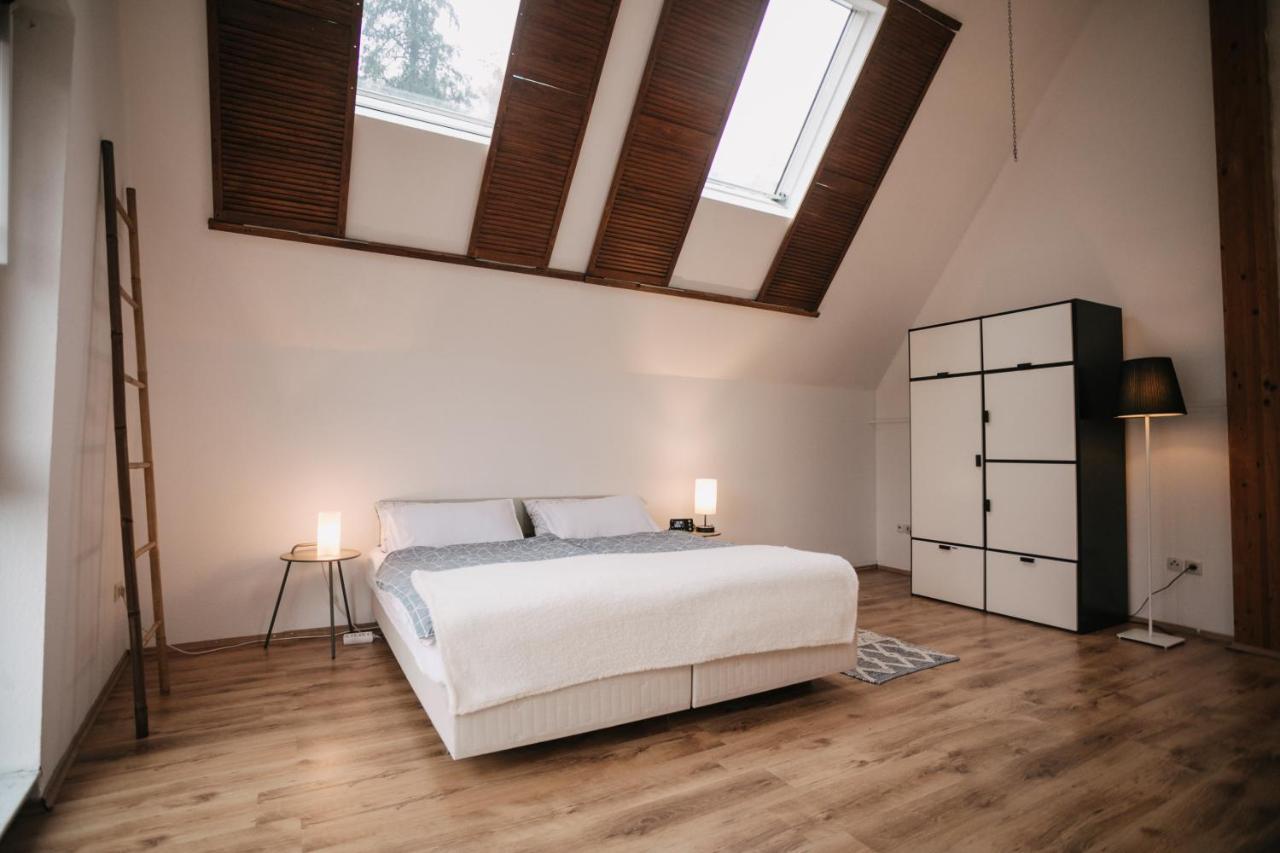 שוואבאך Eigenes Maisonettehaus In Idyllischer Lage Mit Balkon, Nahe Messe, 24H Self-Check In, Gratis Parken מראה חיצוני תמונה