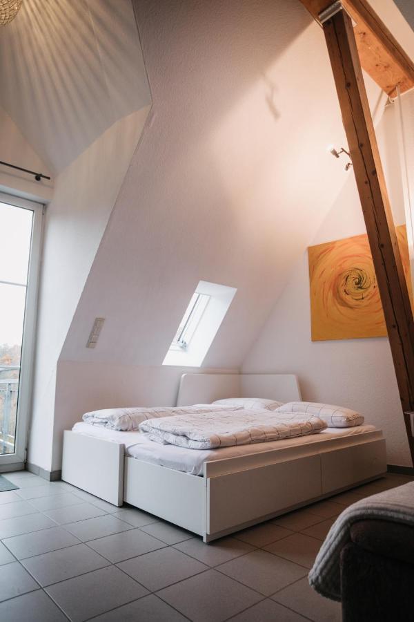 שוואבאך Eigenes Maisonettehaus In Idyllischer Lage Mit Balkon, Nahe Messe, 24H Self-Check In, Gratis Parken מראה חיצוני תמונה