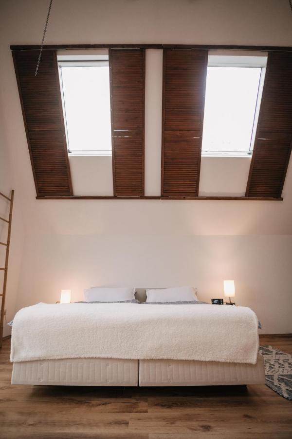 שוואבאך Eigenes Maisonettehaus In Idyllischer Lage Mit Balkon, Nahe Messe, 24H Self-Check In, Gratis Parken מראה חיצוני תמונה