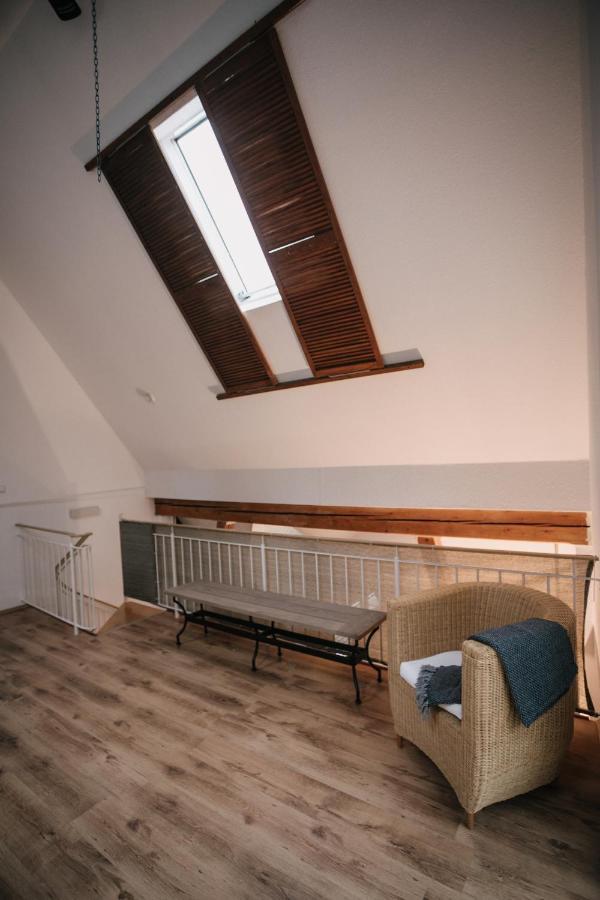 שוואבאך Eigenes Maisonettehaus In Idyllischer Lage Mit Balkon, Nahe Messe, 24H Self-Check In, Gratis Parken מראה חיצוני תמונה