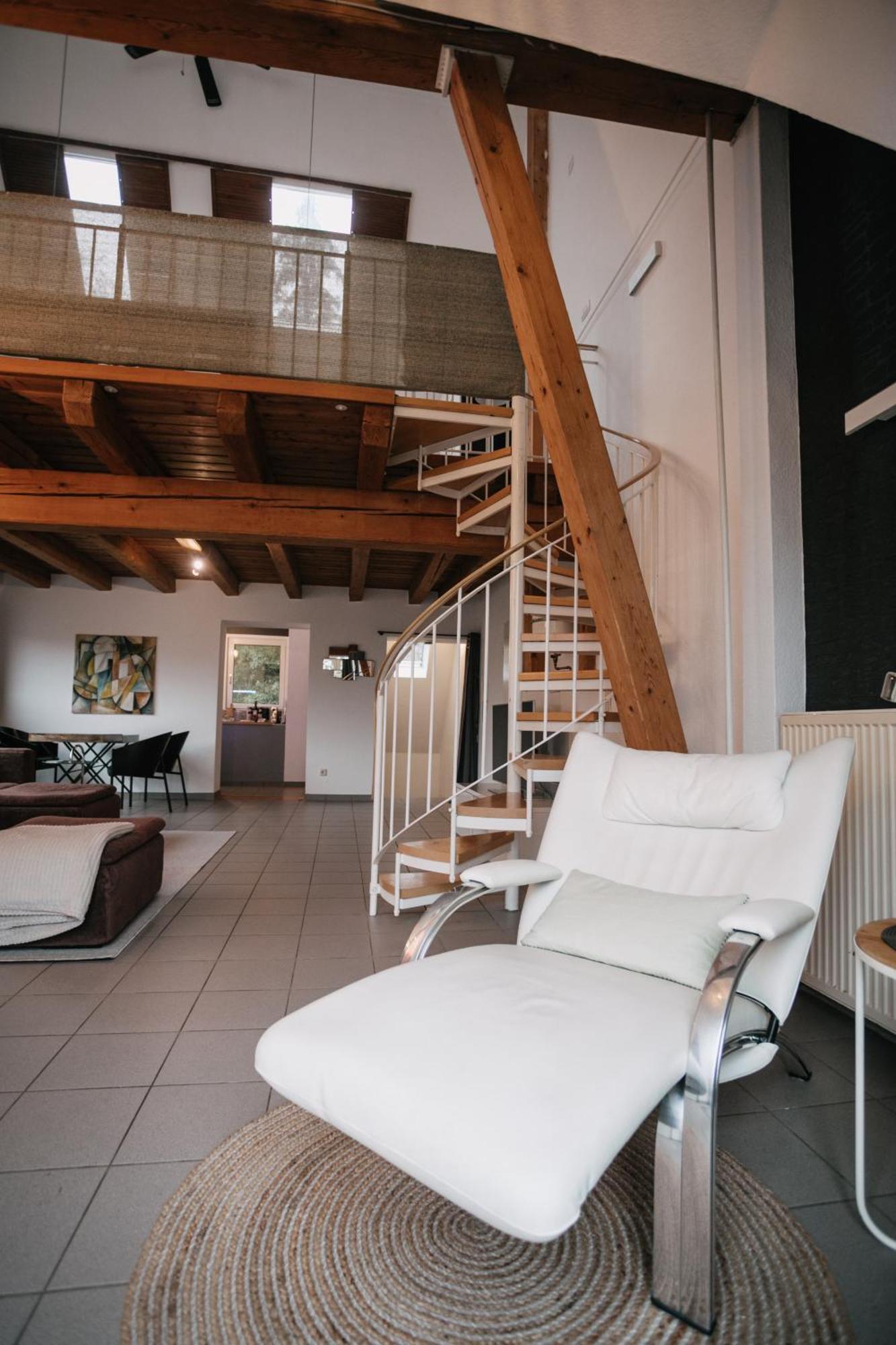 שוואבאך Eigenes Maisonettehaus In Idyllischer Lage Mit Balkon, Nahe Messe, 24H Self-Check In, Gratis Parken מראה חיצוני תמונה